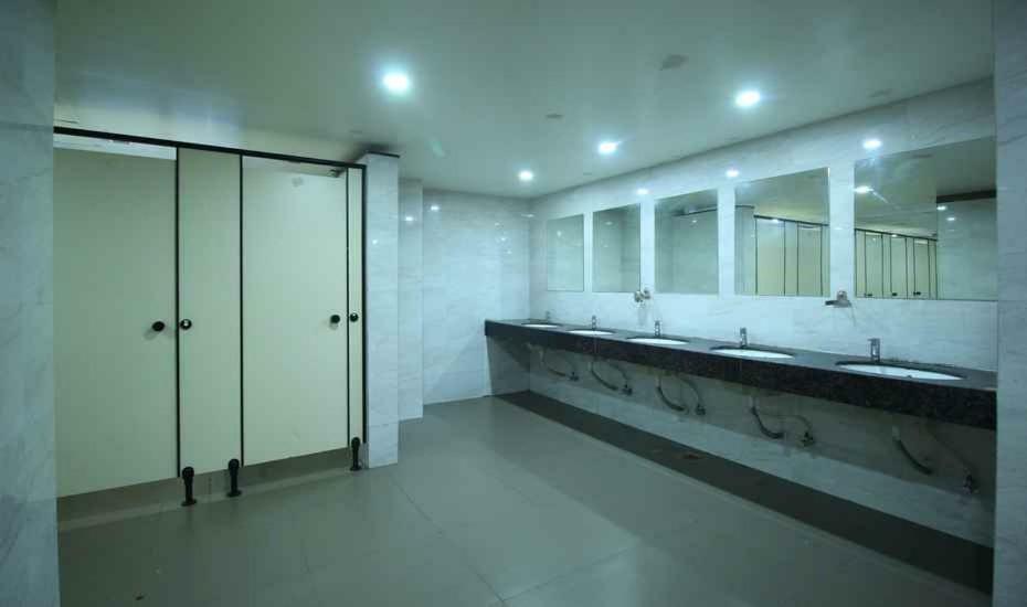 In & Out Dormitory Ahmedabad Exterior photo